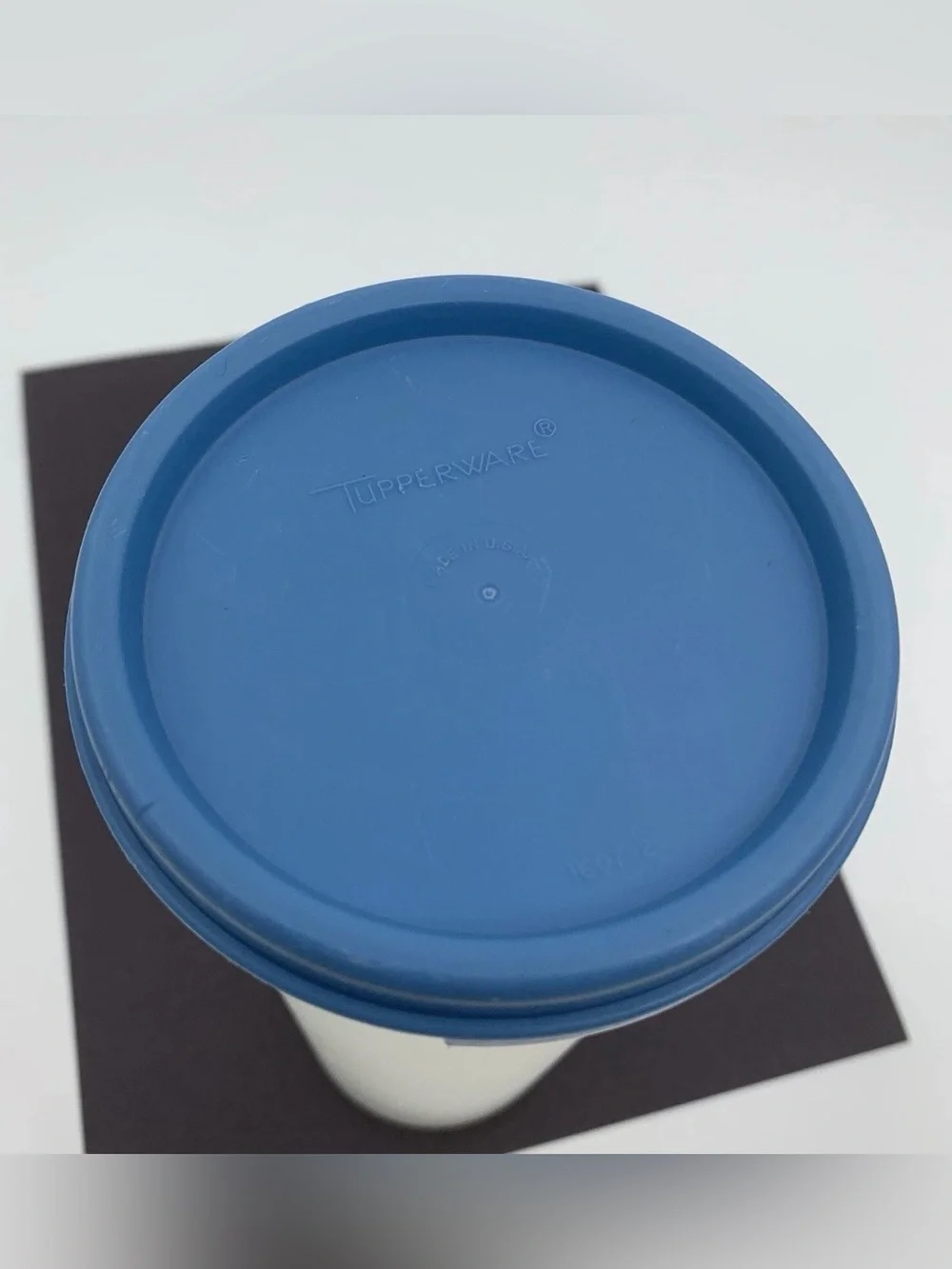 N/A vintage tupperware